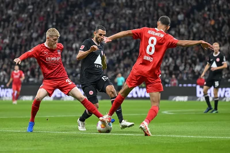Soi kèo tài xỉu Eintracht Frankfurt vs Heidenheim