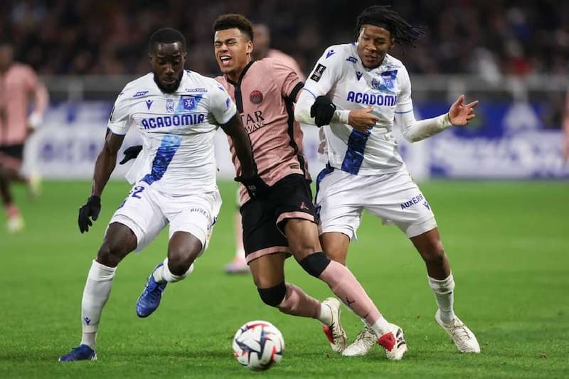 Soi kèo tài xỉu Paris Saint Germain vs AJ Auxerre